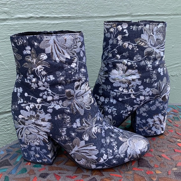 Target Shoes - 25% Off Bundles! Target Heeled Floral Navy Boots